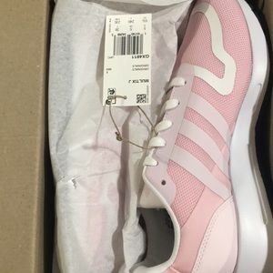 NEW ADIDAS  MULTIX J  5.5 youth /7 BNIB NEW